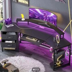 Alvonia L-Shaped Computer Desk with Power Outlet