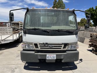 2005 Ford LCF