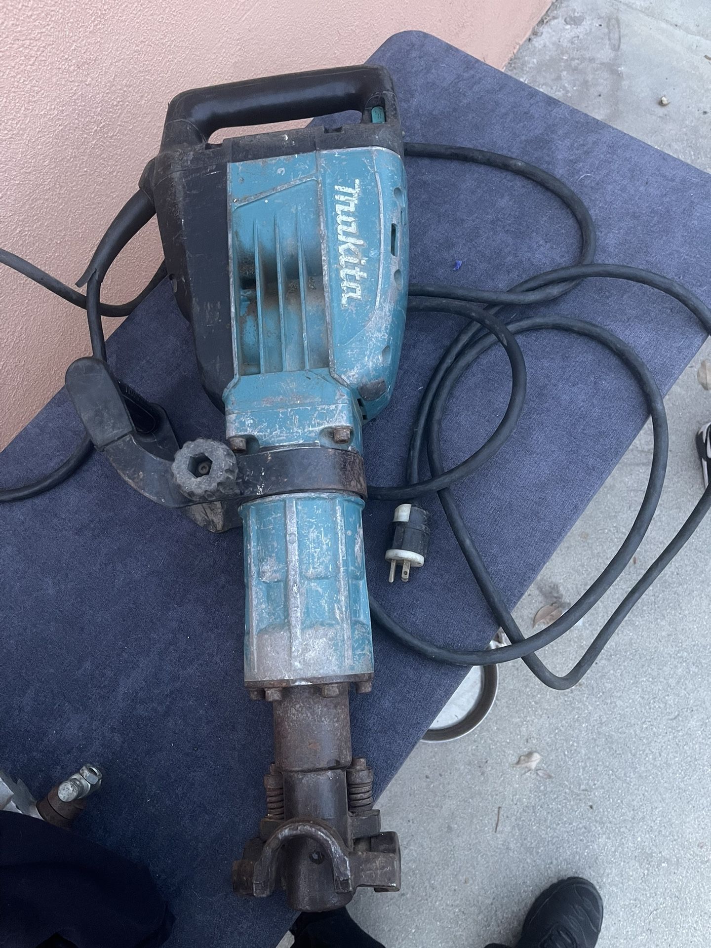Makita Jack Hammer for Sale in Irwindale, CA OfferUp