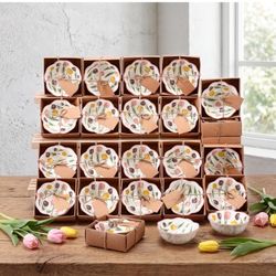 SiliFine 24 Pcs Tulip Party Favors for Guests Small Ceramic Bowl Bulk Gifts Set 3.3 Inch Floral Design Mini Dipping Sauce Dish with Card Box for Brida