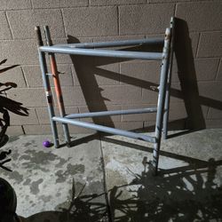 36x36" Scafold With Two Csisors 