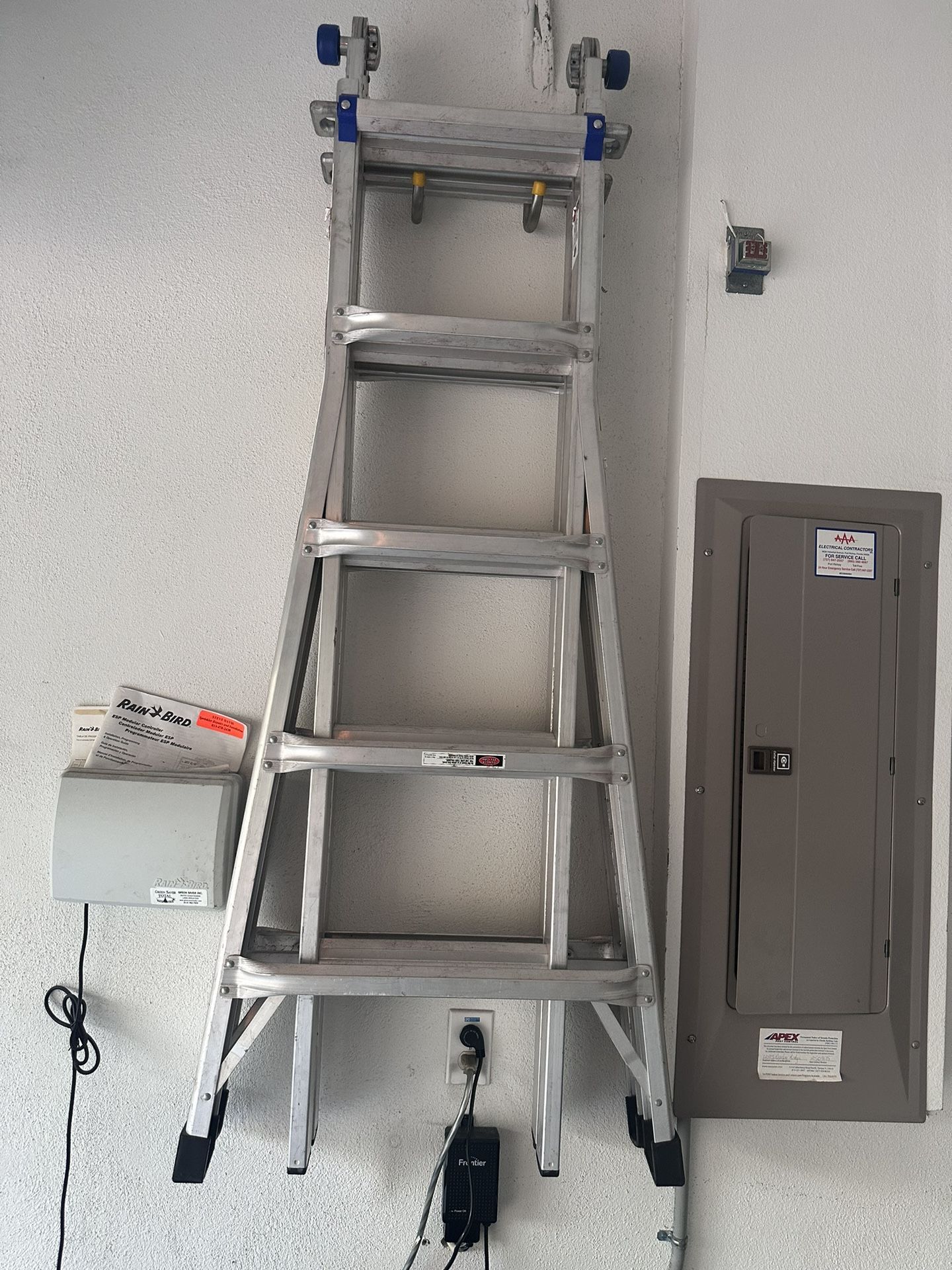 22´ Ladder In Excellent Condition 