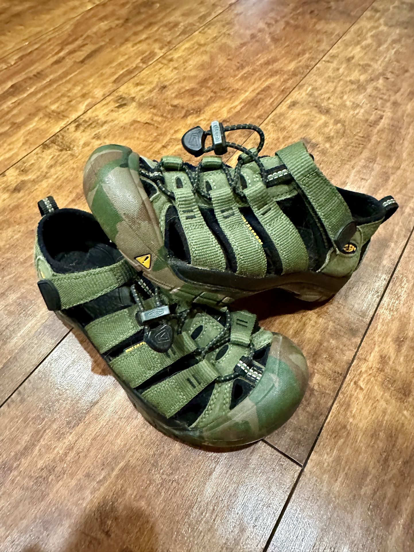 Keen Big Kids 1 Green Camouflage Sandals