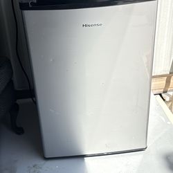Hisense Mini Fridge