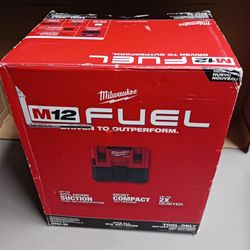 Milwaukee 12 Volt Fuel Vacuum