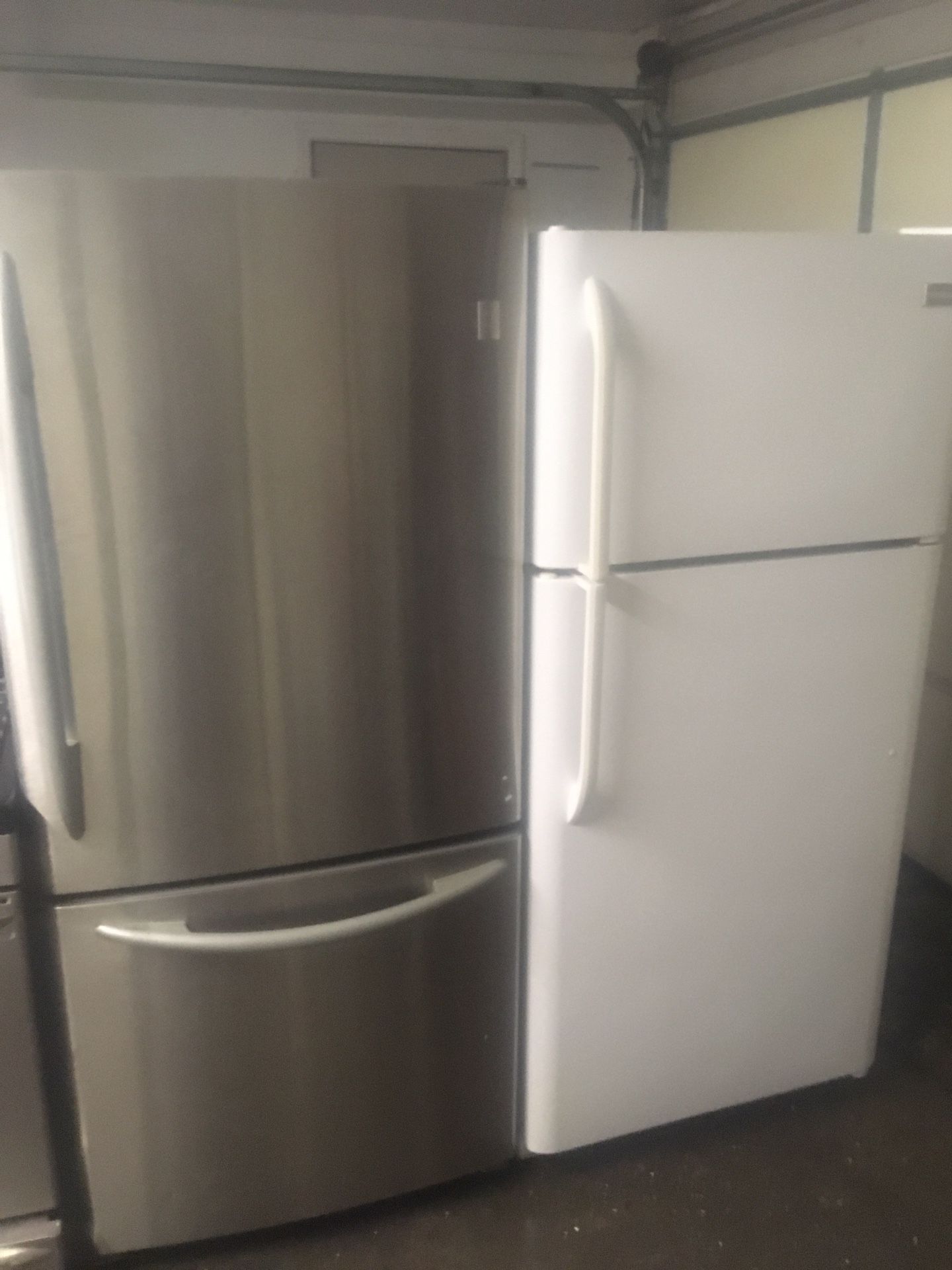 22 cuft stainless steel refrigerator