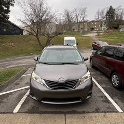 2012 Toyota Sienna