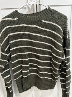 Women's Sweater Size Medium 