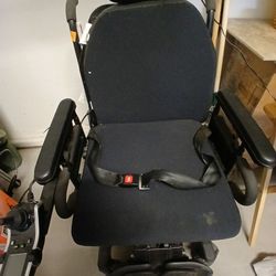 Quantum Electric Wheel Chair (2022) W/new Silver Springs Carrier