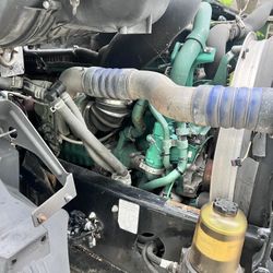 Volvo Vnl Parting Out Semi