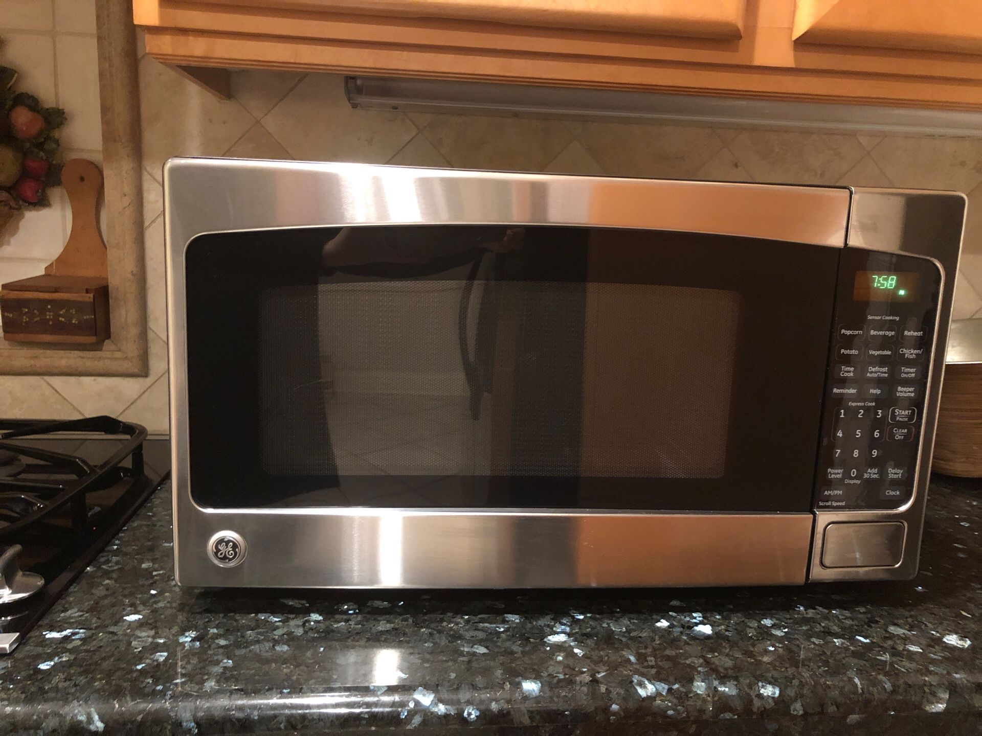 GE Microwave - model JES2051SN2SS