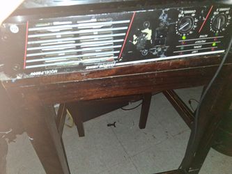 Renkus-heinz model p2000 amp