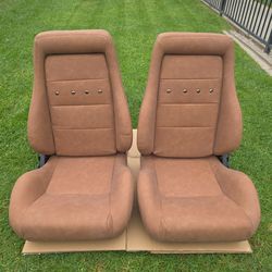 Universal Racing Bucket Seats