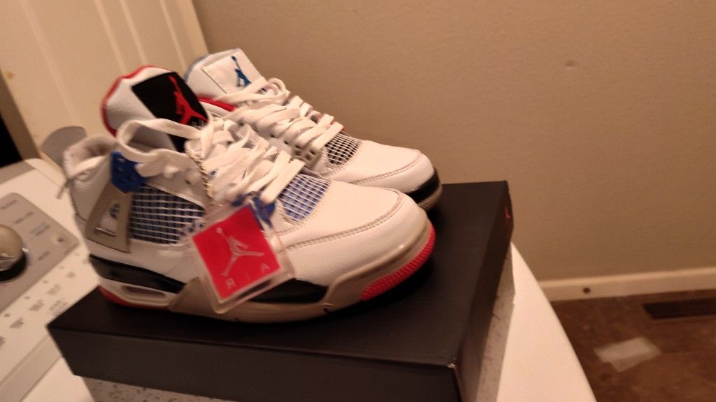 Jordan 4