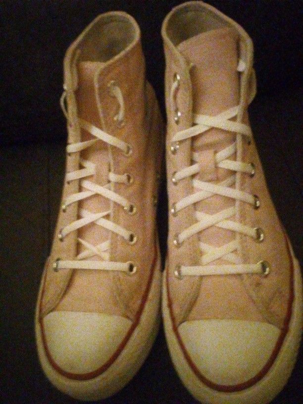Pick Converse High Tops