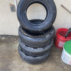 Tráiler Tires 