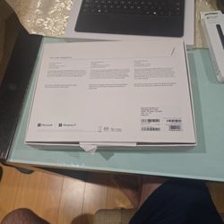 MICROSOFT SURFACE PRO SNAPDRAGON X ELITE 32GB . GO RAM . GR RAM. 1TB INCLUDING FLEX KYBOARD WITH SLIM PEN AND SLIM PEN 2