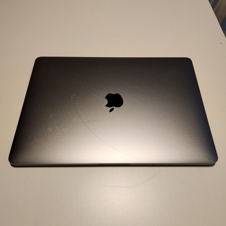 MacBook Pro 13-inch 2017
 Core i5 3.1 GHz
16GB RAM 
250 SATA SSD 
macOS Monterrey  version 12.7. ** camera doesn't work , some scratches ** still func