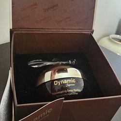 New DYNAMICS Rejuvenating Deep Peeling Enriched With Organic Extracts