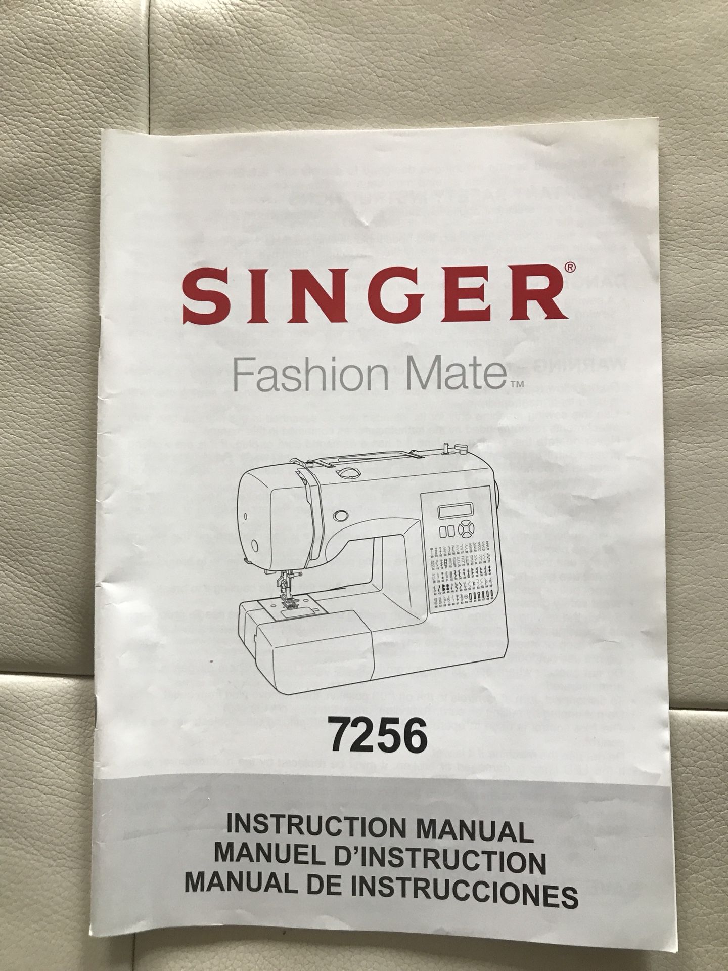 SINGER SEWING MACHINE