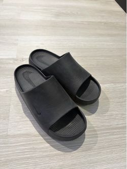 Nike Calm Slides