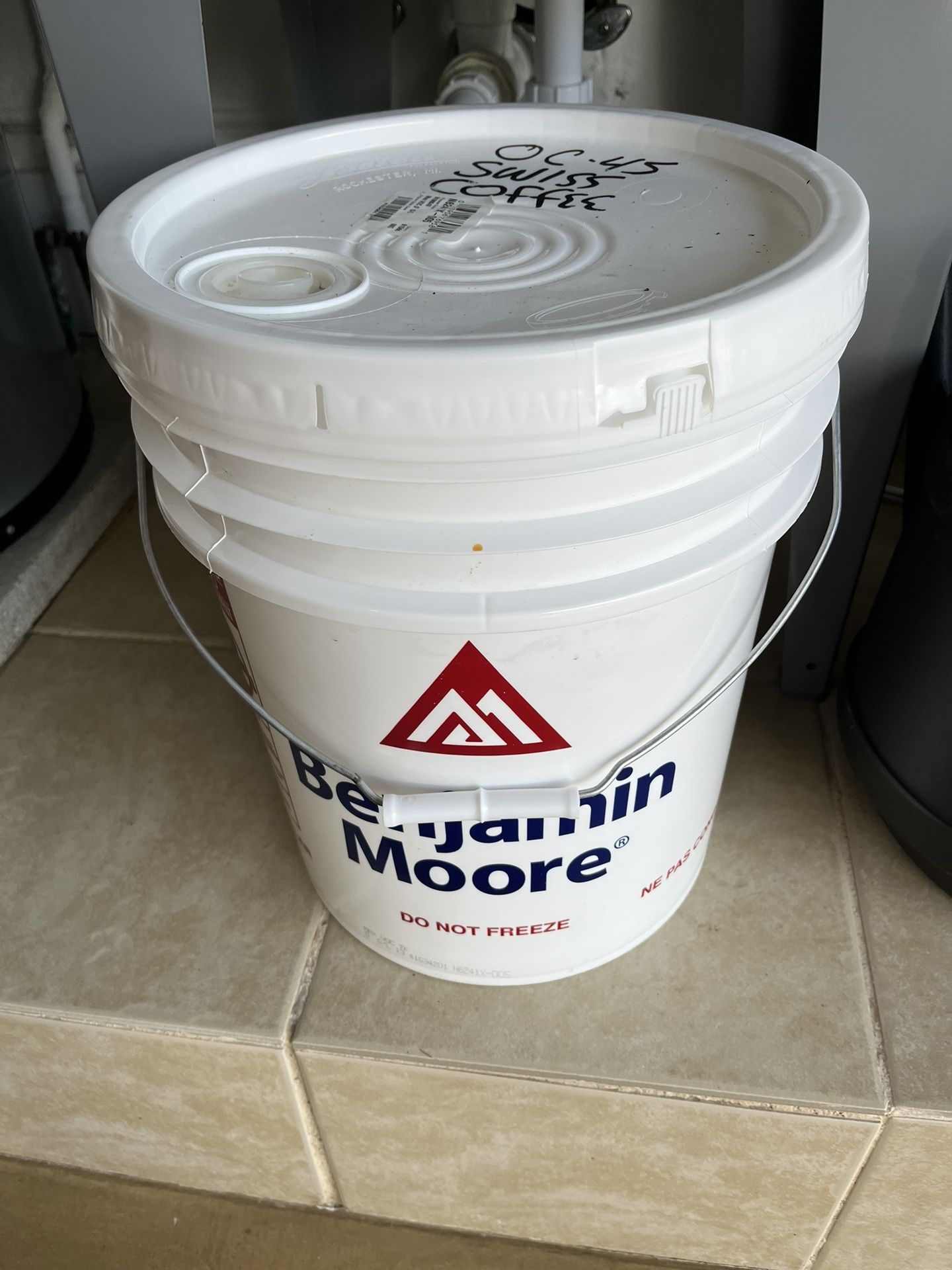 Paint For Sale…Benjamin Moore Swiss coffee