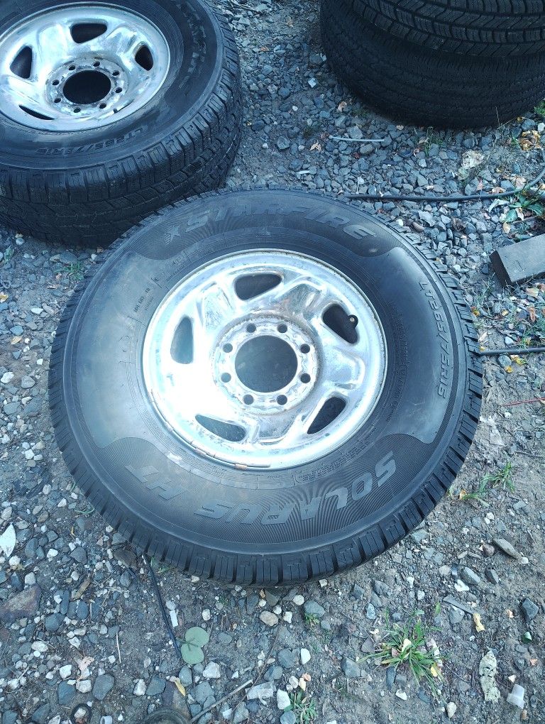 Two Wheels 265 75 16 Ford 8 Lug