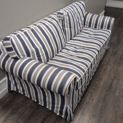 Couch With Pull Out Bed