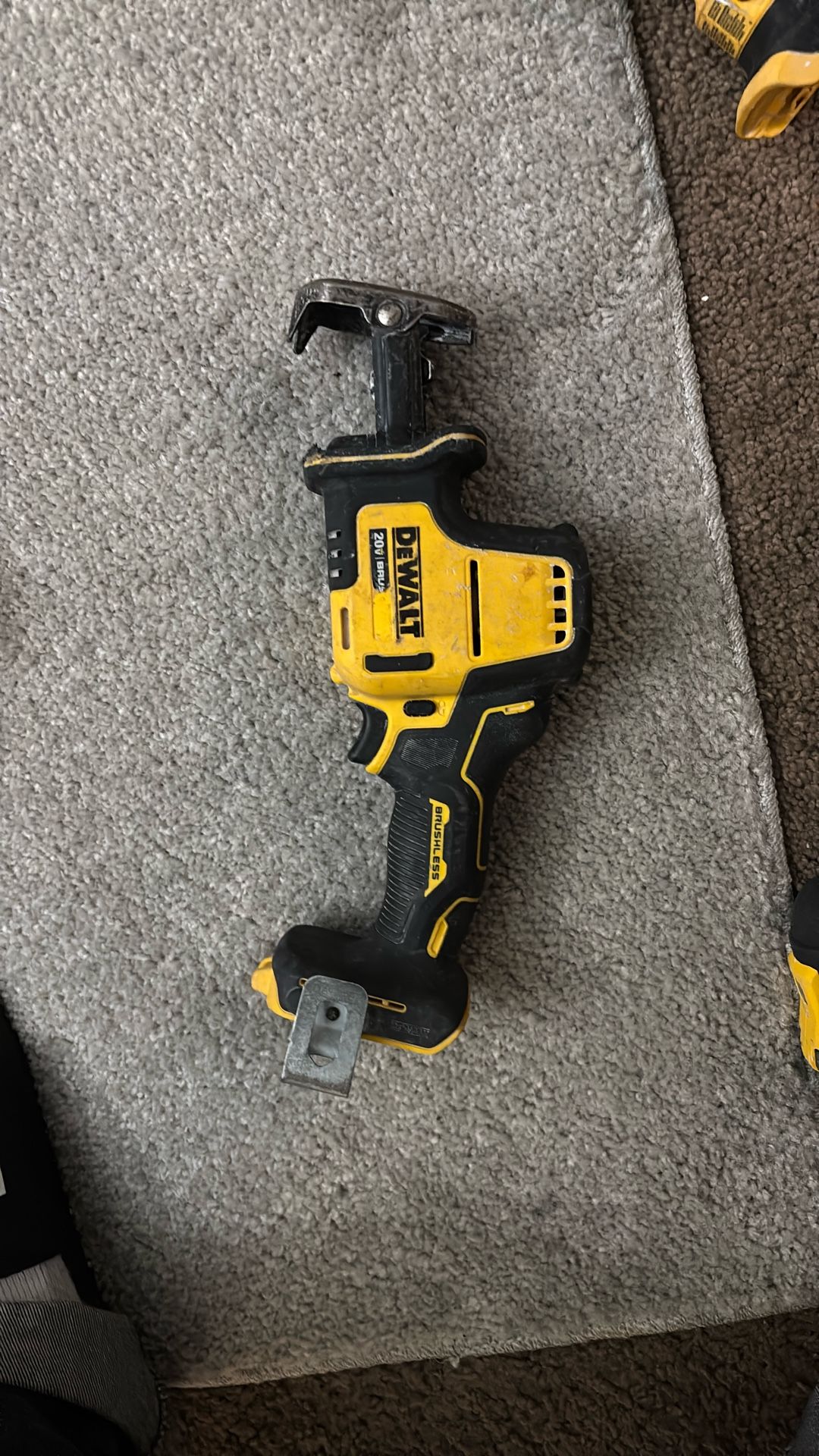 DEWALT ATOMIC 20V MAX Cordless One-Handed