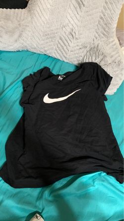 women’s nike shirt