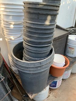 Large Gray Plastic Plant Pots Set