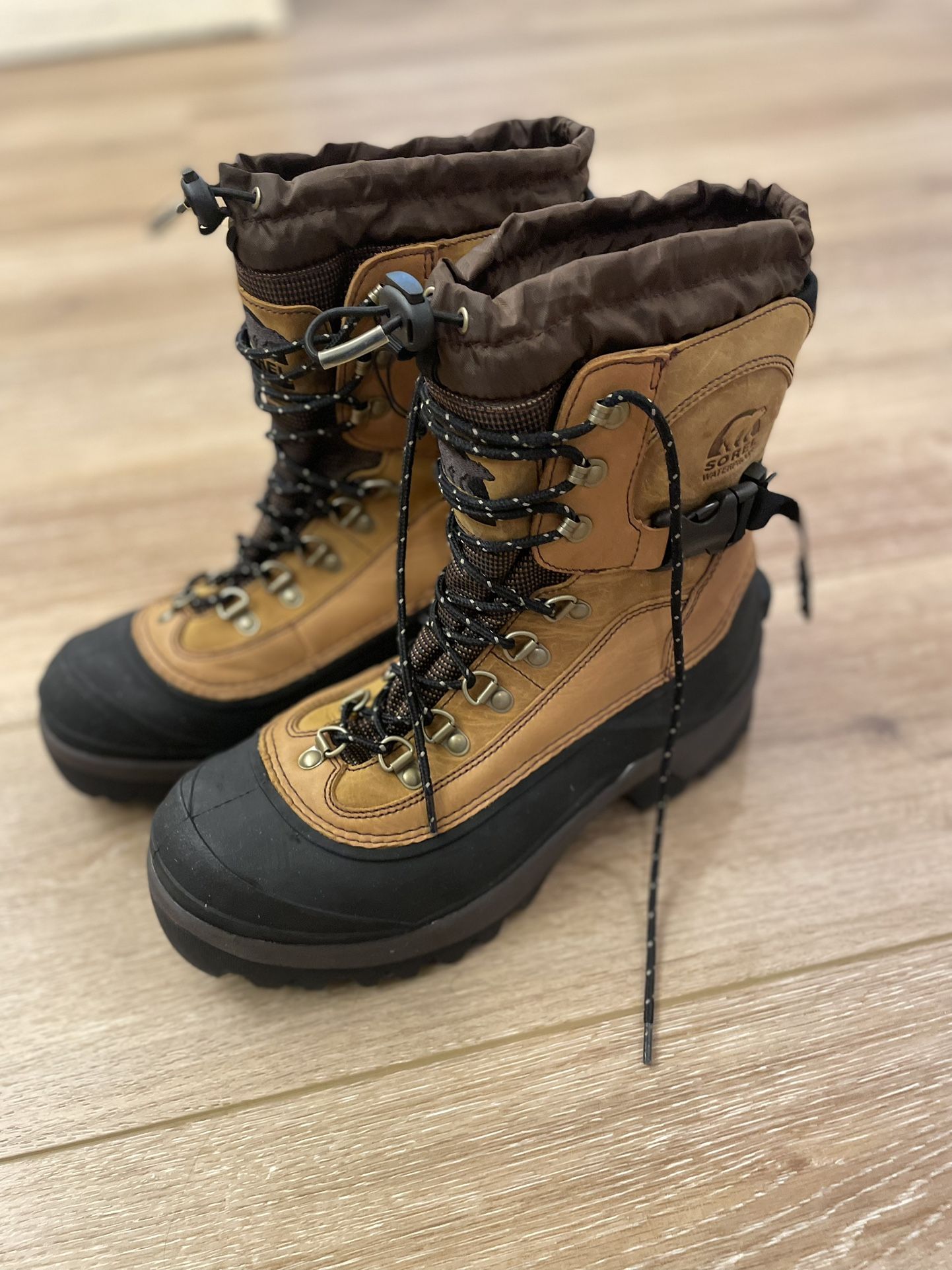 Sorel Conquest Winter Boots. Excellent Condition