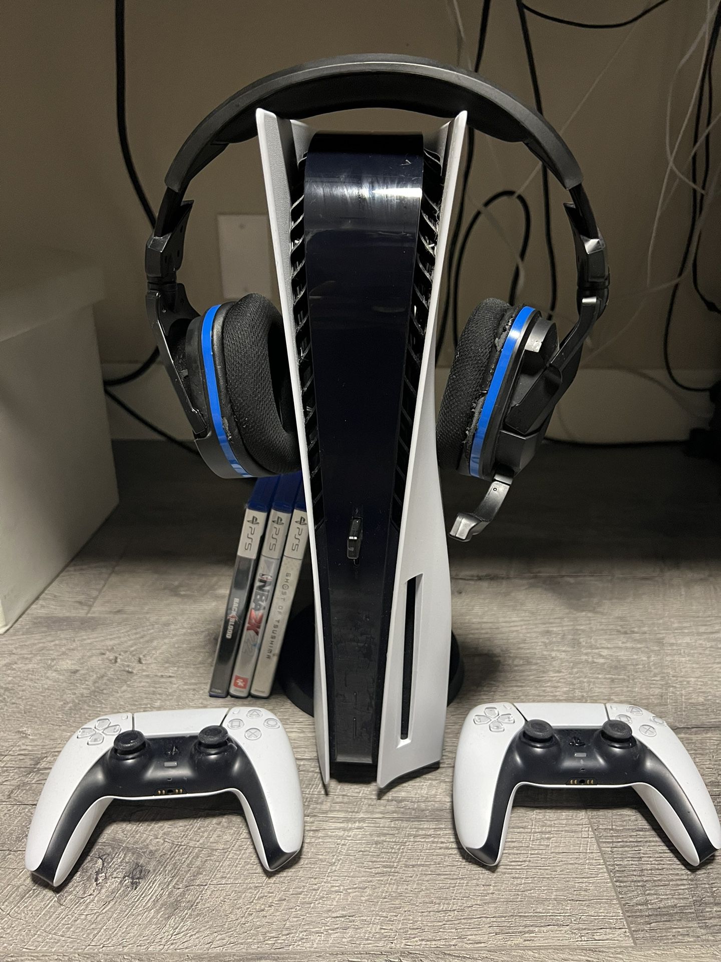 Ps5 Disk Version 2 Controllers With Turtle Beach Head Set
