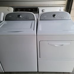 Excellent Condition!!! Whirlpool Cabrio Matching Set with A Gas Dryer!!! Has an Extra Large, Oversized, Stainless Steel Tub!!! Must See To Appreciate!