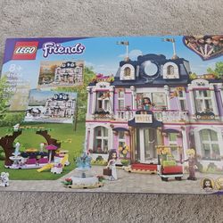 Lego 41684 Heartlake City Grand Hotel Friends NIB Unopened Brand New Emma Stephanie Amelia River