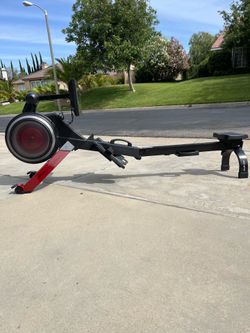 Smart Rowing Machine ProForm R10 w/ 1 year FREE IFIT subscription