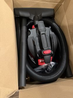New ShopVac 4 Gallon 5.5hp Corded Wet/Dry Vacuum With Accessories included