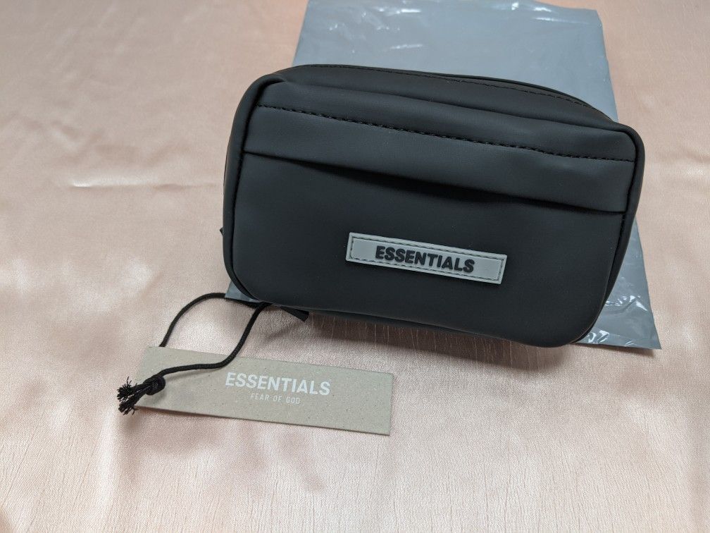 Men’s Essentials Sling Bag In Dark Slate/Stretch Limo/Black