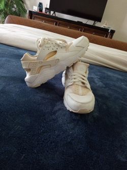 Hurricane Air By Nike - Size 7Y