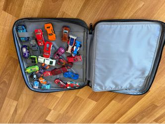 Hot wheels plus hot wheels, bag carrier