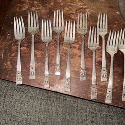 Oneida Vintage Silver Plated Floral Pattern Fork Set of 10