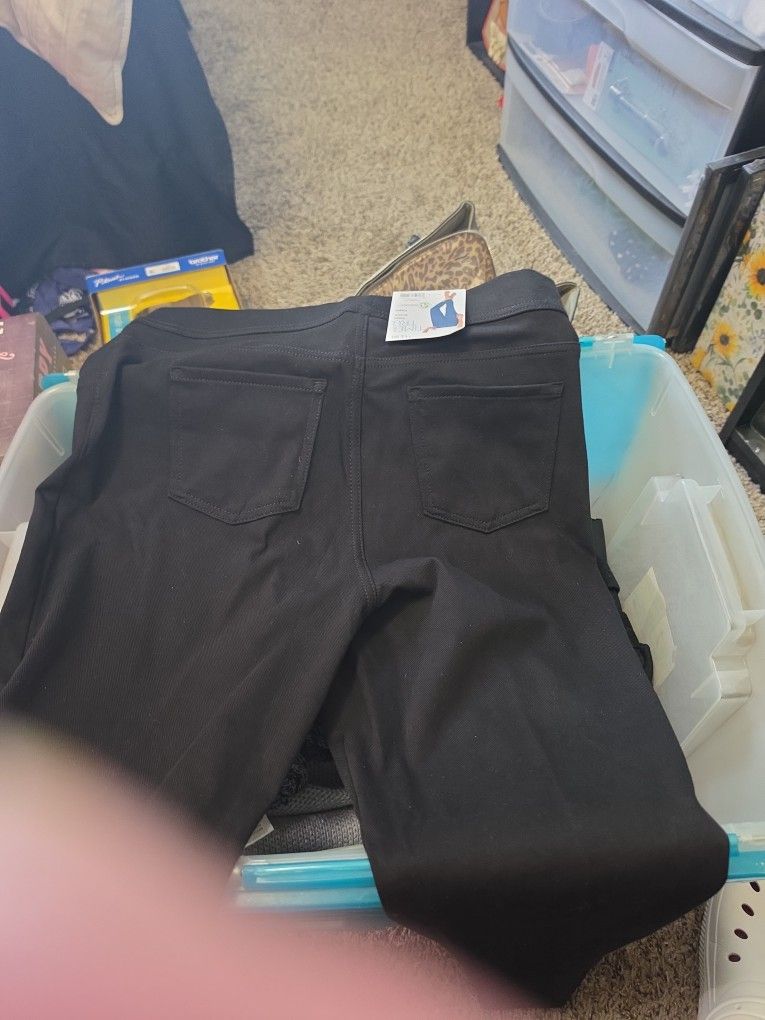 Woman's Capris