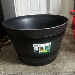 Vigoro 22-Inch Cameron Barrel Planter