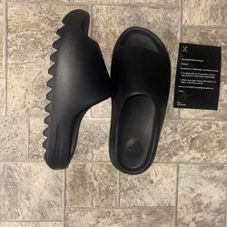 Black yeezy slides brand new 