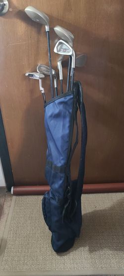 La Jolla Junior Graphite Golf Club Set With Carry Bag