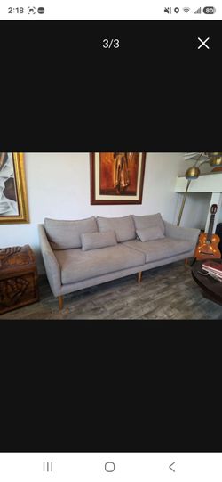 Beautiful Sectional Sofa - Doral area