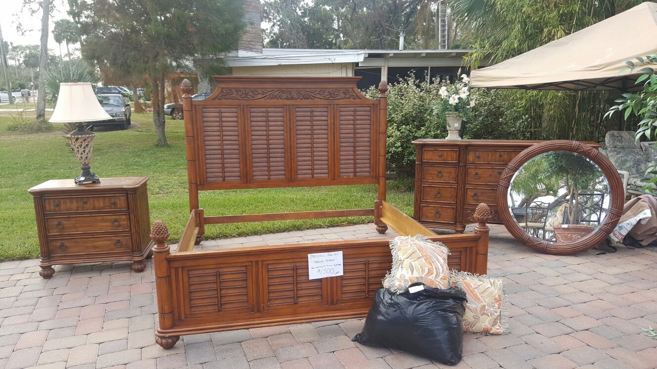 Broyhill Tropical Retreat King Bed Set