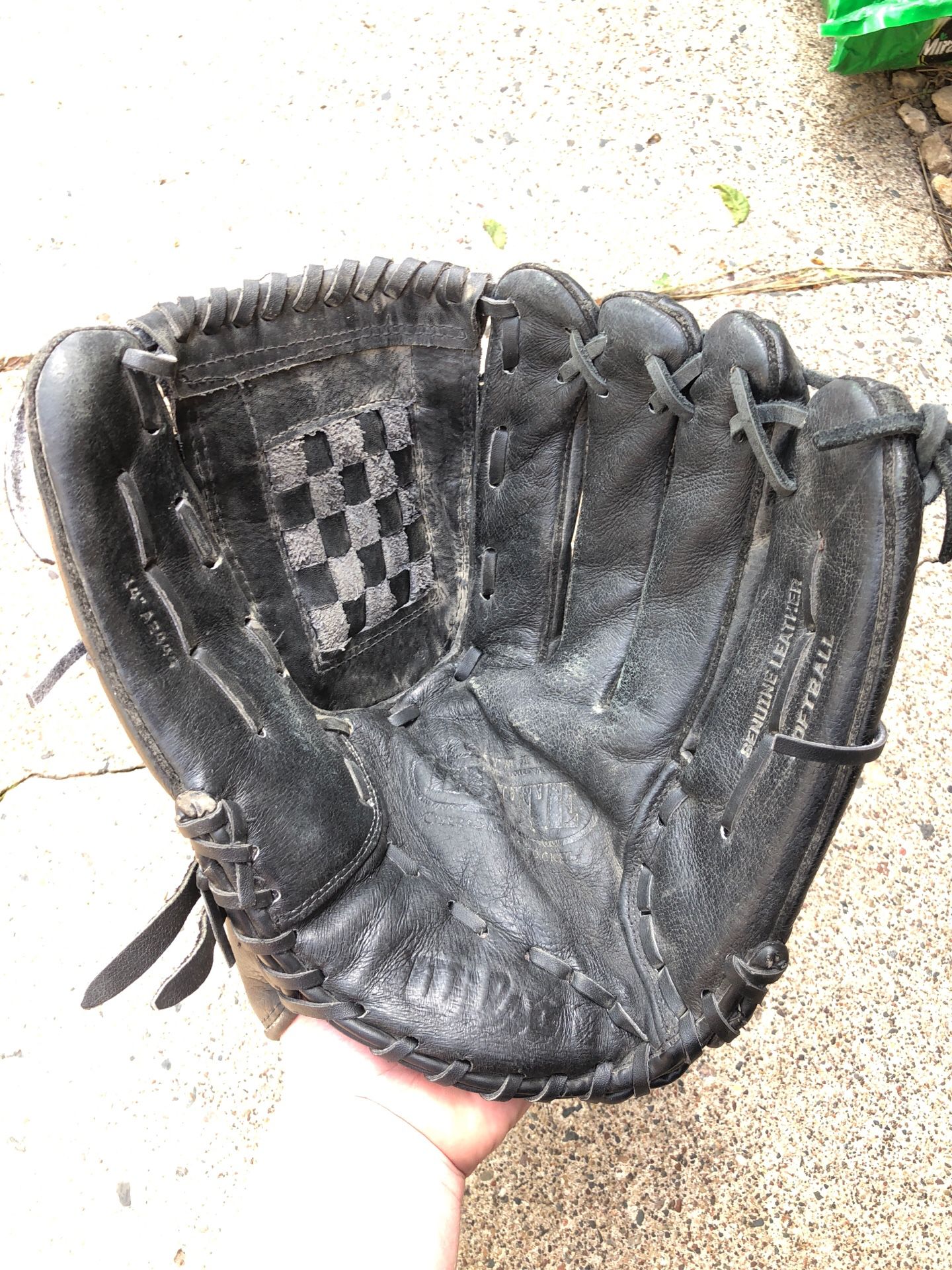 Men’s softball glove