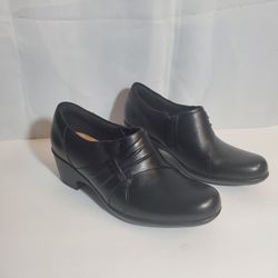 Clarks Collection Womens Size 6.5 Leather Slip-On Shoes Emslie Summit Black