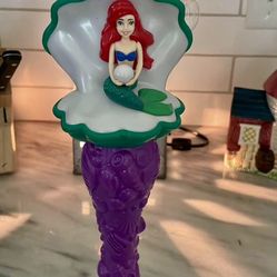 Disney Parks Little Mermaid Bubble Blower Clam Shell light up wand